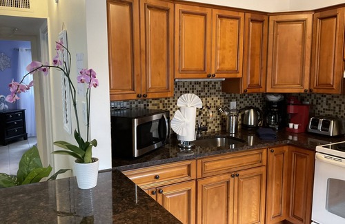 Sarasota Apartment | STEPS TO LIDO BEACH #103
