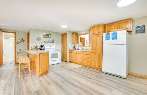 Harrison Cabin | Steps to Long Lake: Cabin w/Patio in Harrison!