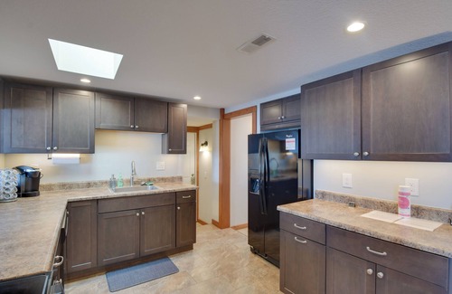 Scott County House | Steps to Mississippi River: Hot Tub Haven!