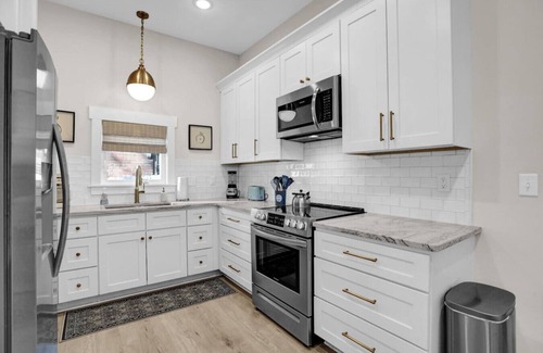 Midtown Apartment | Steps to Overton Square | 100 Yr Old Historic Apt