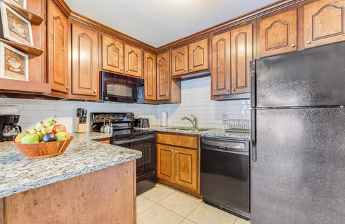 Conyers Condo | Steps to Park: Dog-Friendly Condo in Conyers!