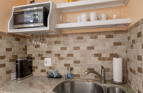 Ogunquit Apartment | Steps to Perkins Cove, Ogunquit, ME