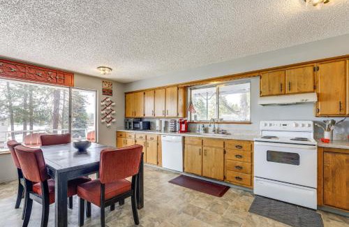 Pine Hollow House | Steps to Pine Hollow Reservoir Home with Fire Pit!