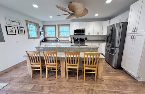 Todd House | STEPS TO RIVER mountain view peaceful 3BR + loft house in Todd with WiFi and AC