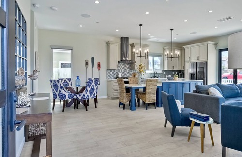 Imperial Beach Condo | Steps to Sand w/White Water Ocean Views