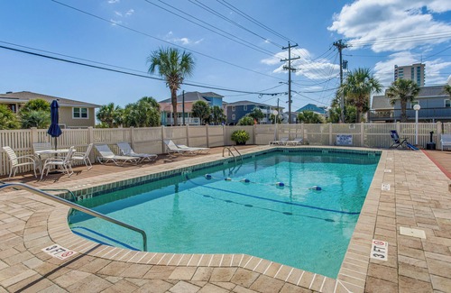 North Myrtle Beach Condo | Steps to Shore + Pier: Condo in North Myrtle Beach