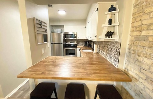 The Pines Condo | Steps to the Beach! 2nd Floor Condo w/Pool, Balcony & Walk to Downtown Rehoboth