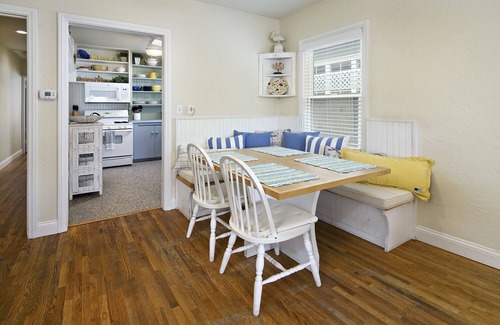 Old Towne House | Steps to the beach and 4 Blocks to Main St. and the pier