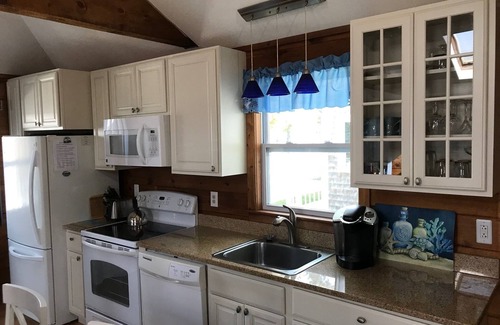 South Yarmouth Cottage | Steps To The Beach, Available n Sep 13-31