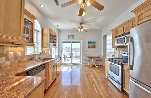 Ship Bottom House | Steps to the Beach - HEATED POOL, Elevator, AMAZING Rooftop Views! NEW, Modern!