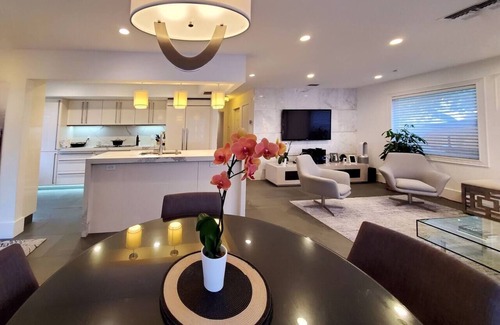 North Beach House | Steps to the Beach | Luxury Stay Managed by BNR Vacation Rentals!