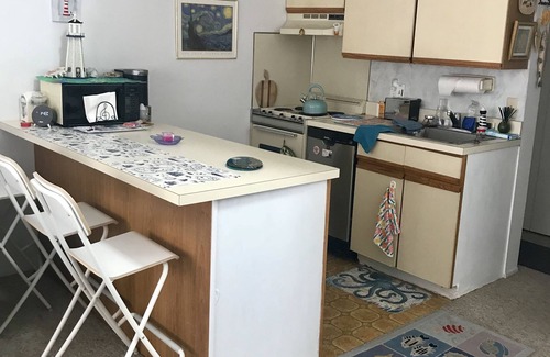 Southend Condo | Steps to the beach - - minutes to the Casinos!