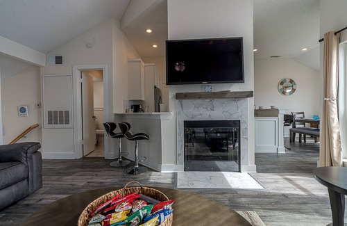 Galveston House | Steps to the beach - New remodeled townhome - Ocean view