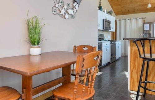 Geneseo Cottage | Steps To The Beach on Conesus Lake