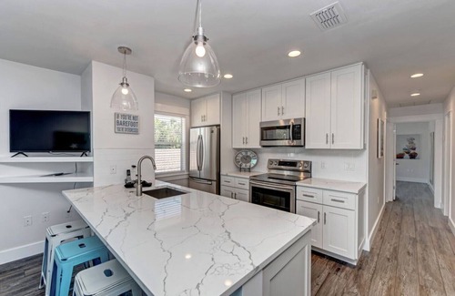Holmes Beach House | Steps to the beach! PRIVATE HEATED POOL w covered lanai. Central location.