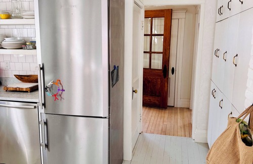 Millbrook House | Steps to the Delightful Village of Millbrook ☆ Fun Family Getaway