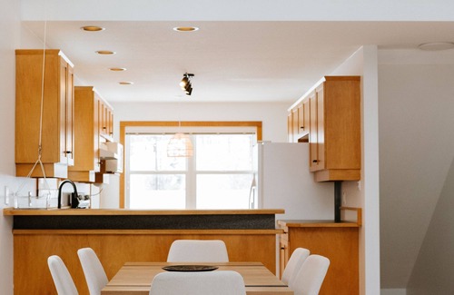 East Kootenay House | Steps to the lift, quick pedal to the trails, short drive to golf.