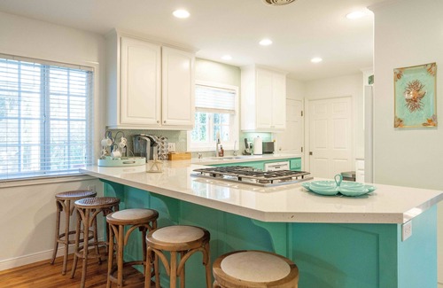 Carlsbad House | Steps to the Ocean+Village Beach Home w Hot Tub 🏖