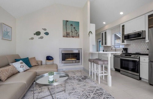 Townsite House | Steps to the Sand | Shining Sea Oceanfront Retreat w/Firepit