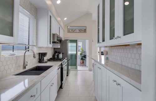 Townsite House | Steps to the Sand | Shining Sea Oceanfront Retreat w/Firepit