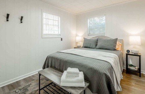 Chickamauga Lake Cabin | Steps to the Waterfront! Shoal up on Sale Creek