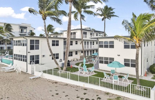 Lauderdale-by-the-Sea Condo | Steps to the Sand! Coastal Condo with Heated Pool Access