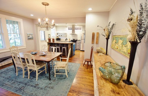 Saint Simons Island House | Steps to Village! 2BR, 2BA, Sleeps 6, Beach Gear