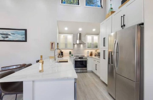 Juno Beach House | Steps to Water/ Minutes to BEACH, BBQ, Fire Pit!