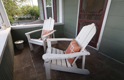 Temple House | Sterle Historical Home in Downtown Temple - 3 Bedroom Apartment