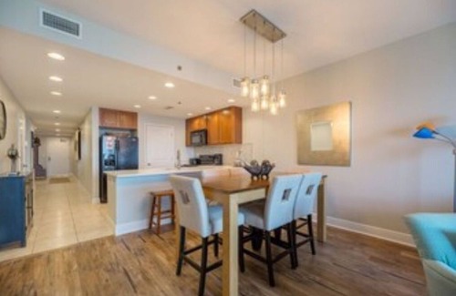 El Centro Beach Condo | Sterling Breeze 1402 Walk to Pier Parkn