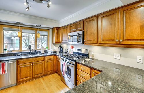 Sterling Heights House | Sterling Heights Getaway w/Fire Pit!