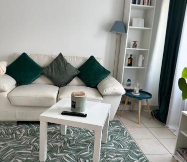 Les Pavillons-sous-Bois Apartment | Stet Teodora