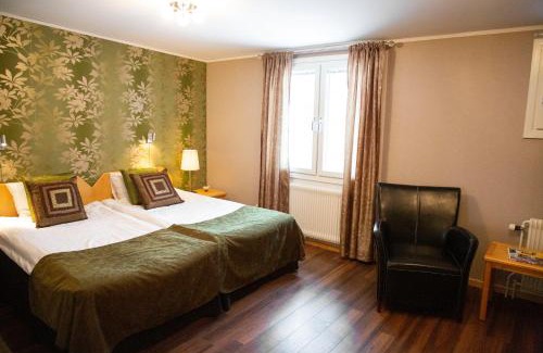 Brokind Hotel | Stiftsgården Vårdnäs Hotell