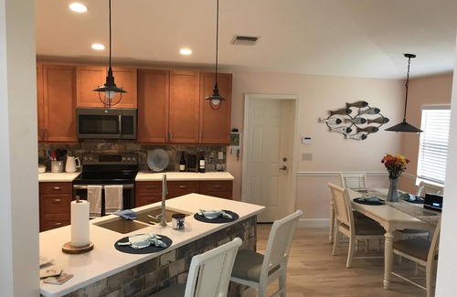 Lake Worth House | -still feels- Almost NEW Vacation Home, built in July 2017!