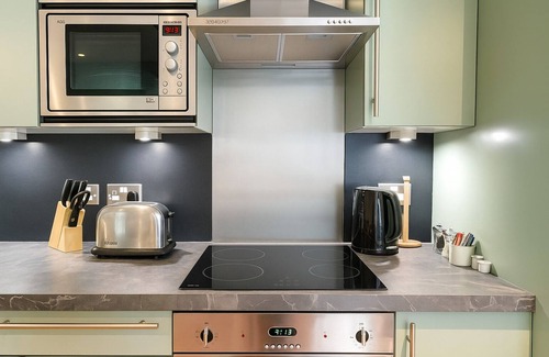 Tower Hill Apartment | Still Life Tower Hill Executive