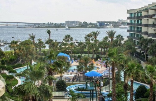 Orange Beach Condo | Still Looking. Discounts for 7 night booking.