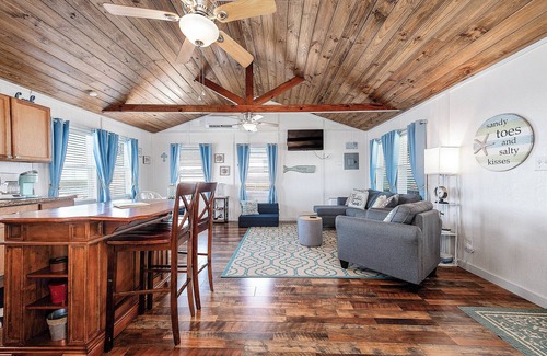 Cedar Lane House | Still Steel Beachin' - Waterfront Beach Cottage on the ICW