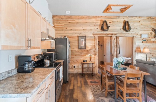 Elbert Cottage | Still Water Ranch-Private house located on 60 acre Horse farm