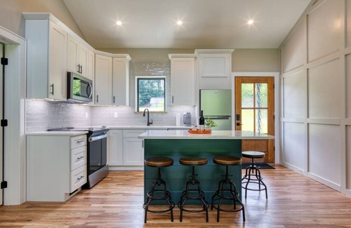 Johnson City Ski Chalet | Still Waters on Watauga River