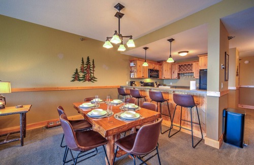 Two Harbors Apartment | Stille on Superior Shores II