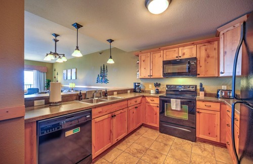 Two Harbors Apartment | Stille on Superior Shores II