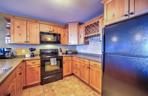 Two Harbors Apartment | Stille on Superior Shores II