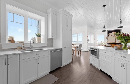 Feltzen South House | Stilleven: A Luxury Oceanfront Escape with Panoramic Sea Views