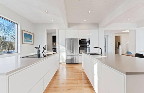 Seguin House | Stillness on the Shore - Fabulous family cottage