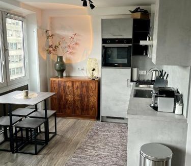 Stadtmitte Apartment | Stillvolles Apartment mitten in little Tokyo