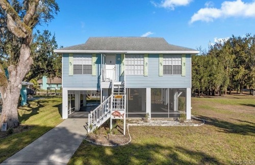 Crystal River House | Stilt Home on Crystal River 2 Docks