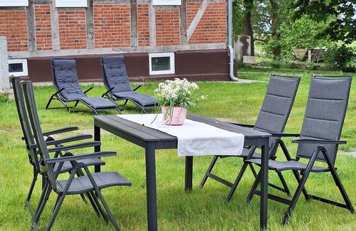 Breetz Apartment | Stilvolle 5 Ferienwohnung in Historischem Gutshaus am Fluss mit Panoramablick