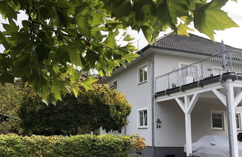Haigerloch Condo | Stilvolle Ferienwohnung mit Riesiger Dachterrasse