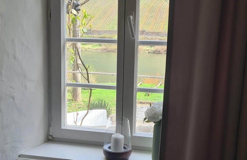 Burg Apartment | Stilvolle Ferienwohnung mit Terrasse und Moselblick