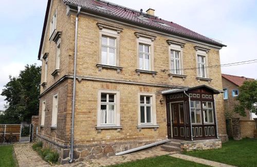Panitzsch Apartment | Stilvolle Ferienwohnungen nahe Leipzig mit WLAN, Netflix, Garten